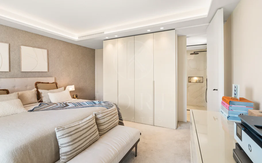 Ático Dúplex Reformado en Monte Paraíso, Milla de Oro de Marbella