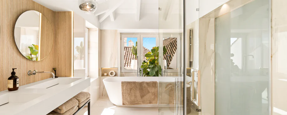 Ático Dúplex Reformado en Monte Paraíso, Milla de Oro de Marbella