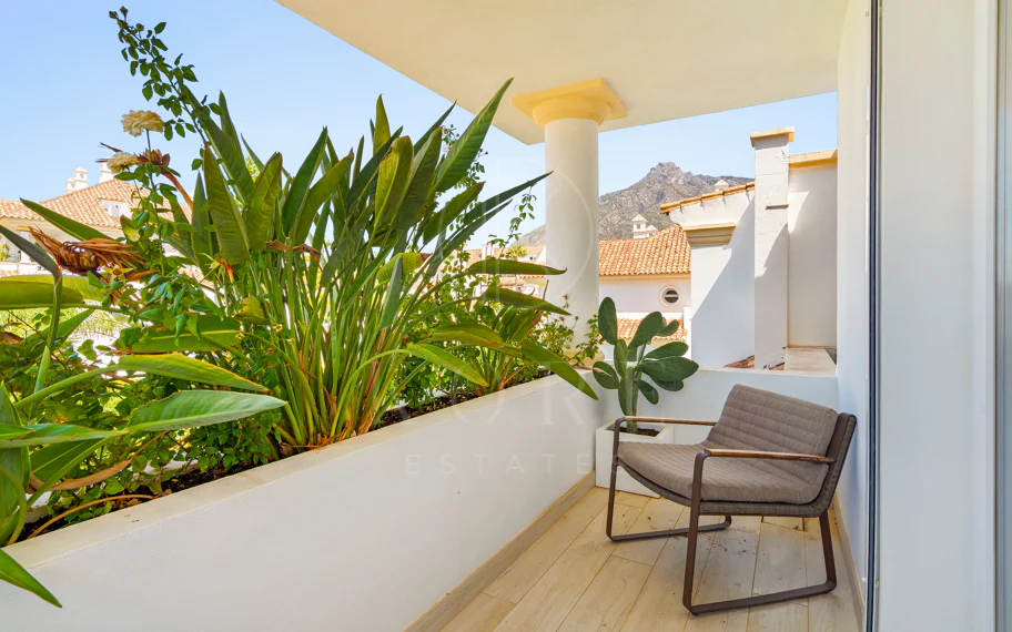 Ático Dúplex Reformado en Monte Paraíso, Milla de Oro de Marbella