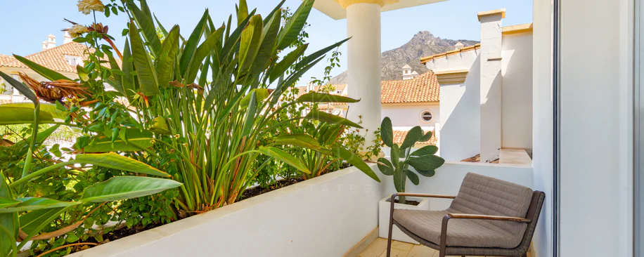 Ático Dúplex Reformado en Monte Paraíso, Milla de Oro de Marbella