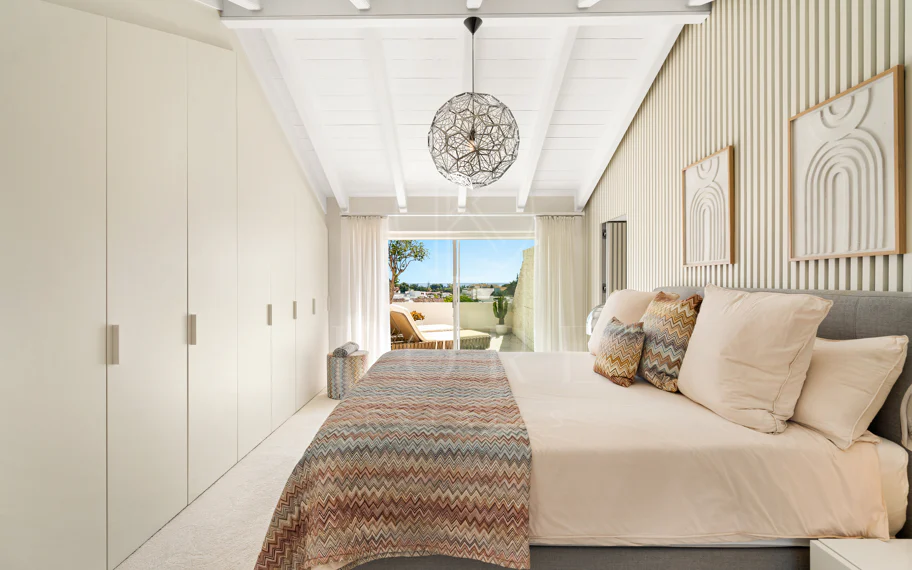 Ático Dúplex Reformado en Monte Paraíso, Milla de Oro de Marbella