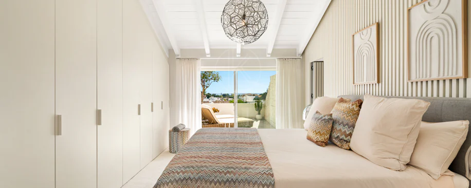 Ático Dúplex Reformado en Monte Paraíso, Milla de Oro de Marbella
