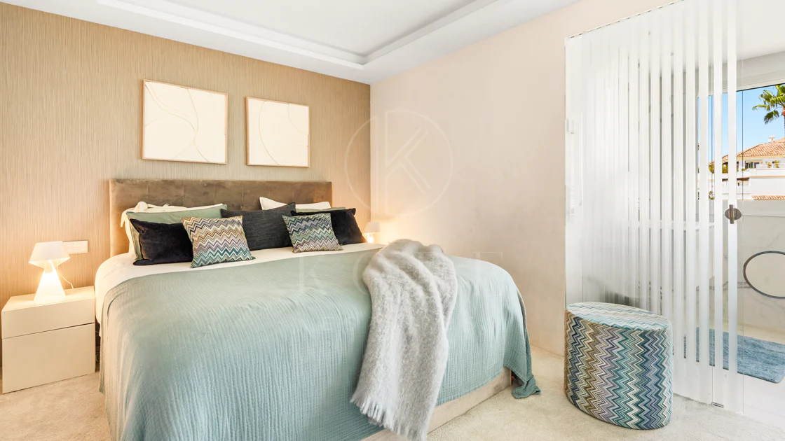 Ático Dúplex Reformado en Monte Paraíso, Milla de Oro de Marbella