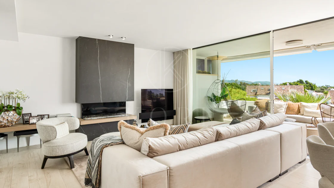 Ático Dúplex Reformado en Monte Paraíso, Milla de Oro de Marbella