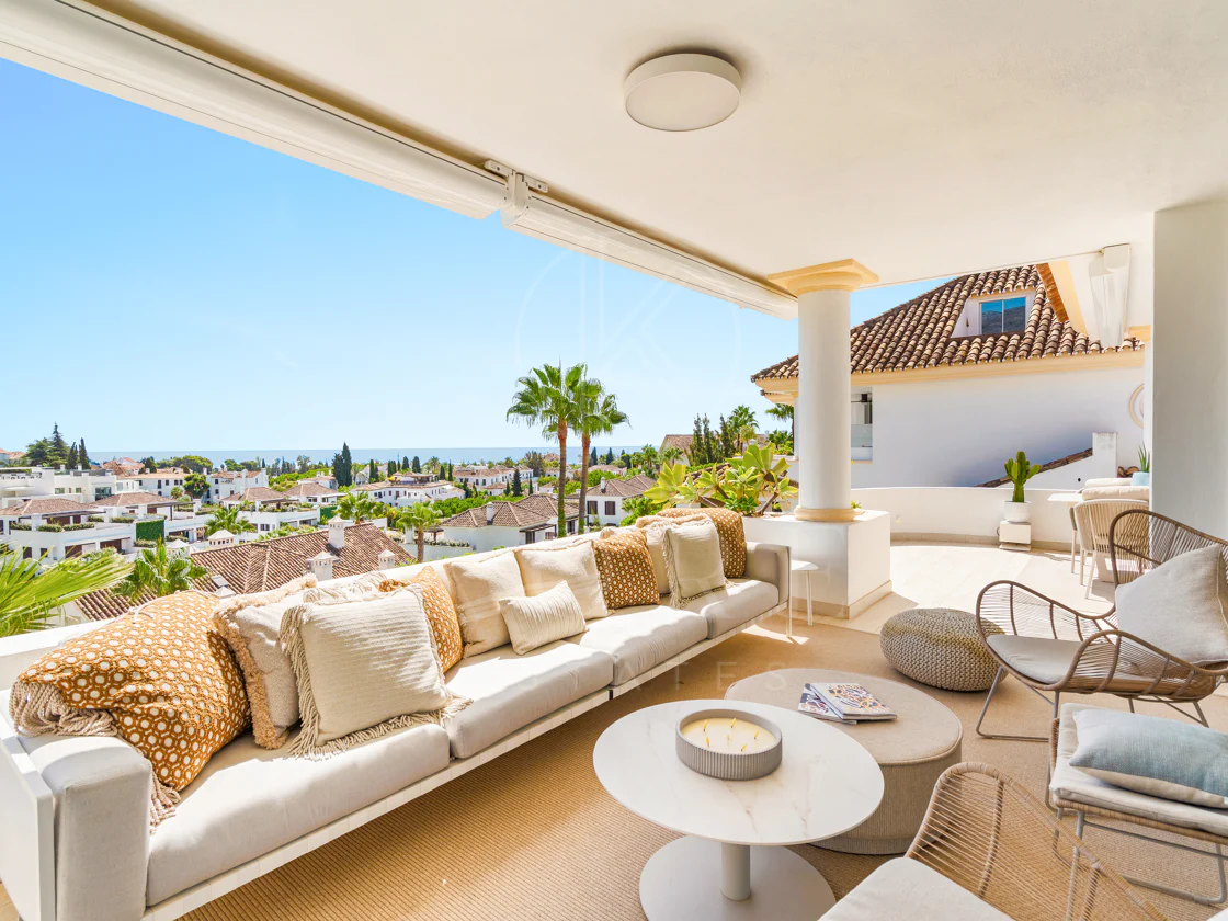 Ático Dúplex Reformado en Monte Paraíso, Milla de Oro de Marbella