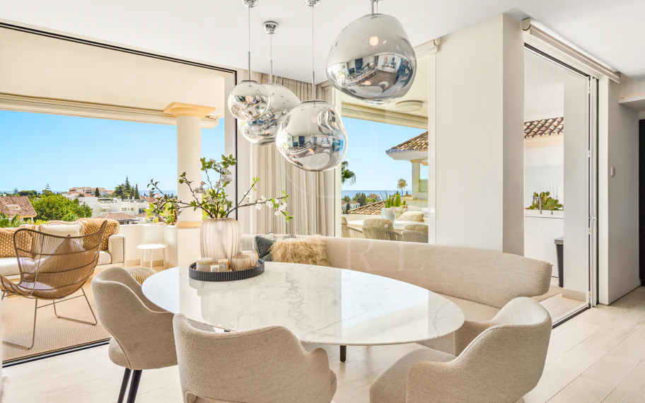 Ático Dúplex Reformado en Monte Paraíso, Milla de Oro de Marbella