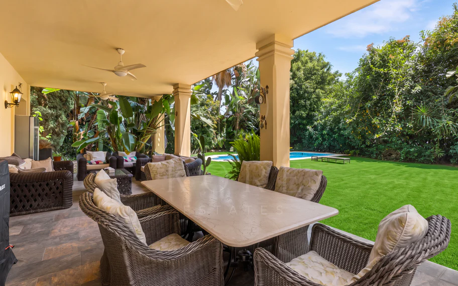 Elegante Villa En Venta en Nueva Andalucia, Marbella