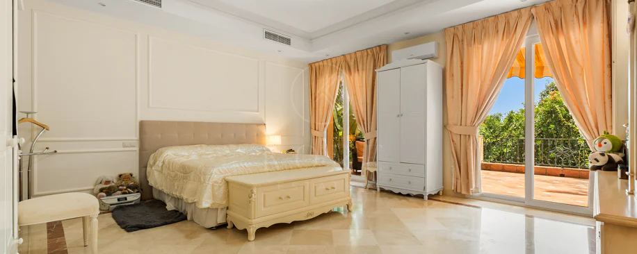 Elegant Villa For Sale in Nueva Andalucia, Marbella