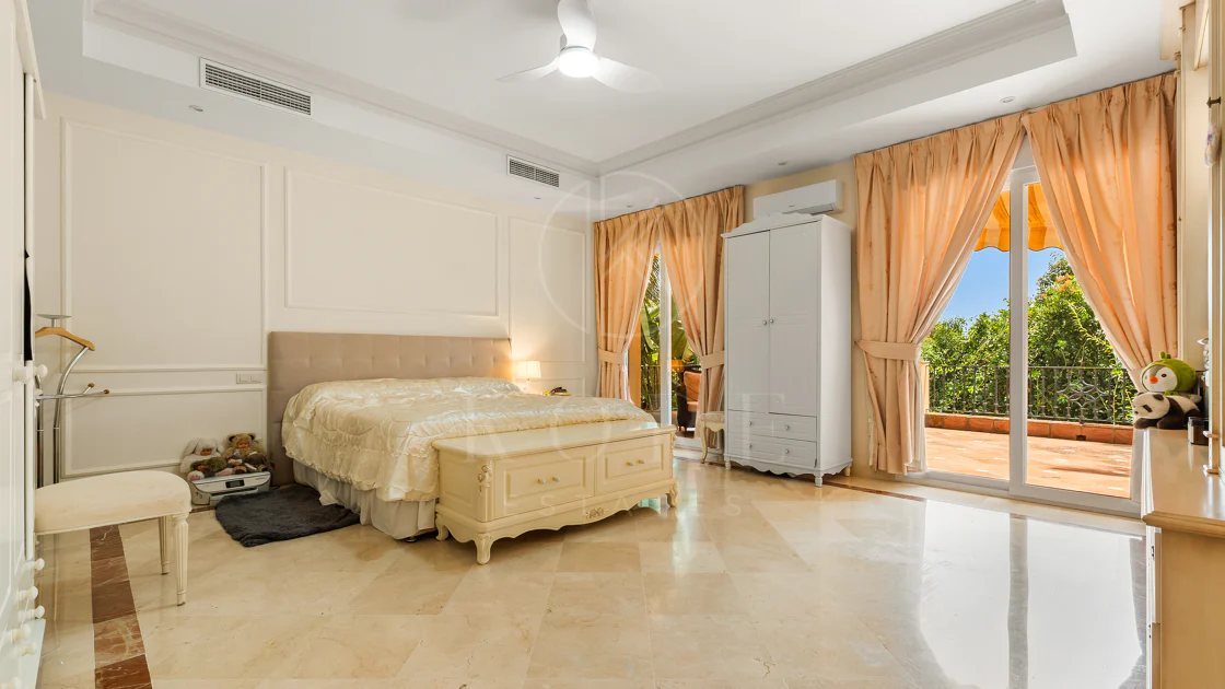 Elegant Villa For Sale in Nueva Andalucia, Marbella