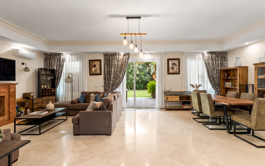Elegante Villa En Venta en Nueva Andalucia, Marbella