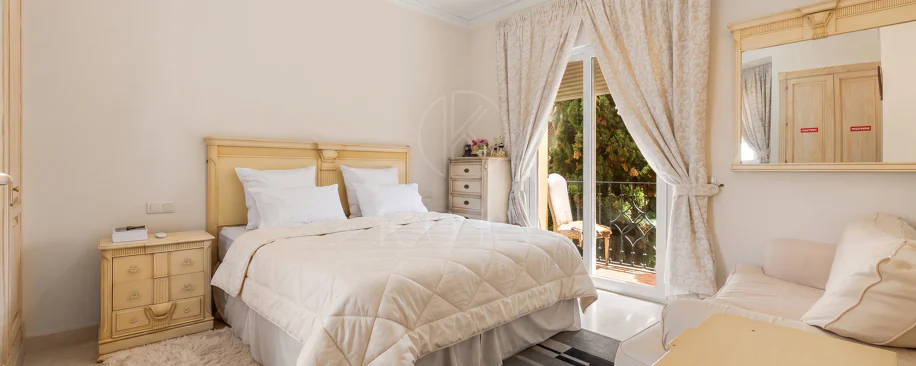 Elegant Villa For Sale in Nueva Andalucia, Marbella