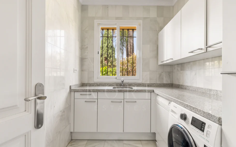 Elegante Villa En Venta en Nueva Andalucia, Marbella