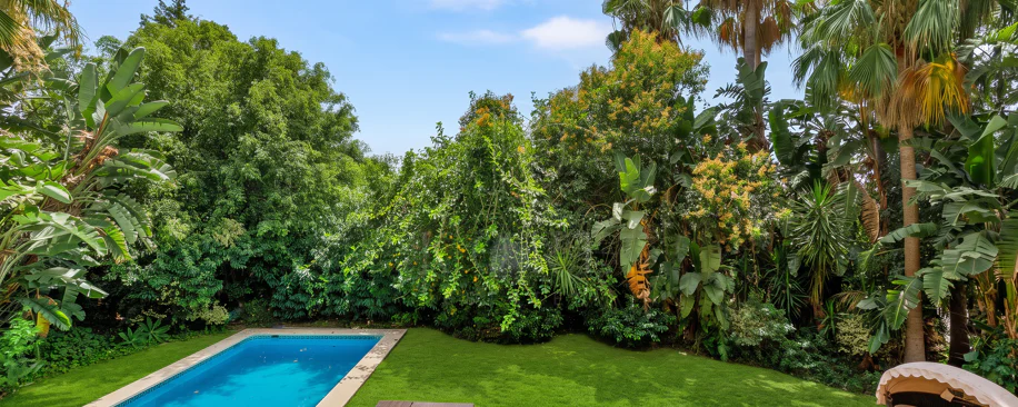 Elegant Villa For Sale in Nueva Andalucia, Marbella