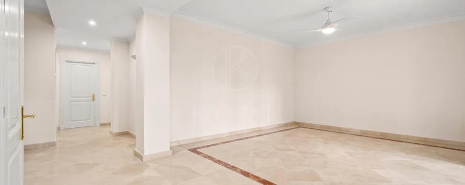 Elegant Villa For Sale in Nueva Andalucia, Marbella