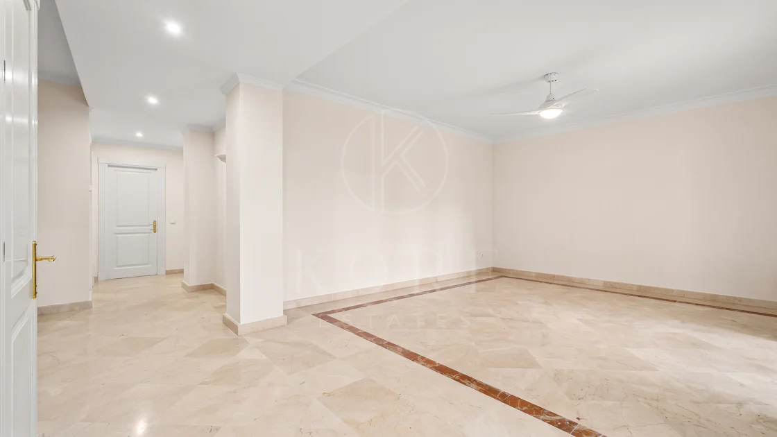 Elegant Villa For Sale in Nueva Andalucia, Marbella