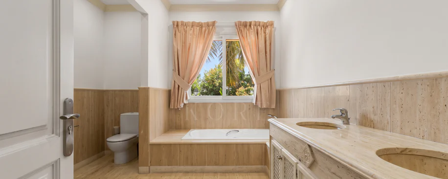 Elegant Villa For Sale in Nueva Andalucia, Marbella