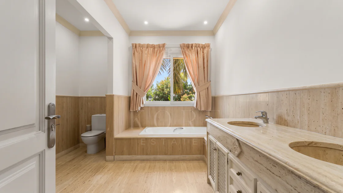 Elegant Villa For Sale in Nueva Andalucia, Marbella