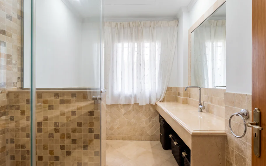 Elegante Villa En Venta en Nueva Andalucia, Marbella