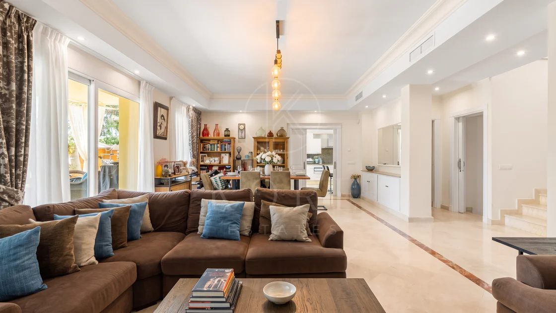 Elegant Villa For Sale in Nueva Andalucia, Marbella