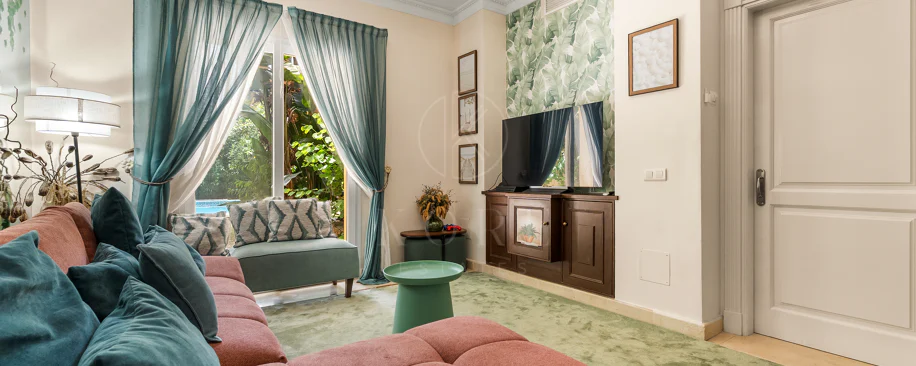 Elegant Villa For Sale in Nueva Andalucia, Marbella
