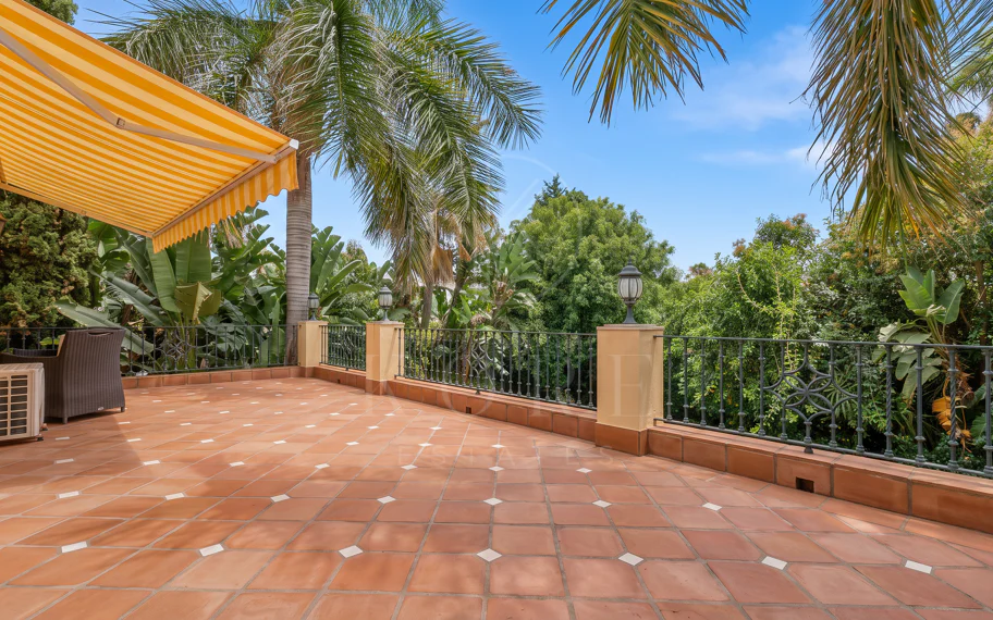 Elegante Villa En Venta en Nueva Andalucia, Marbella