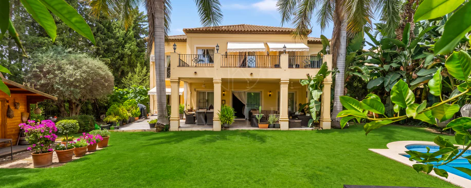 Elegant Villa For Sale in Nueva Andalucia, Marbella
