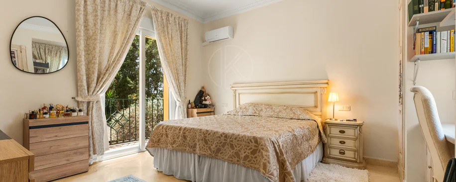 Elegant Villa For Sale in Nueva Andalucia, Marbella
