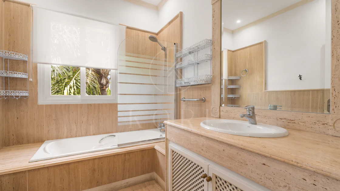 Elegant Villa For Sale in Nueva Andalucia, Marbella