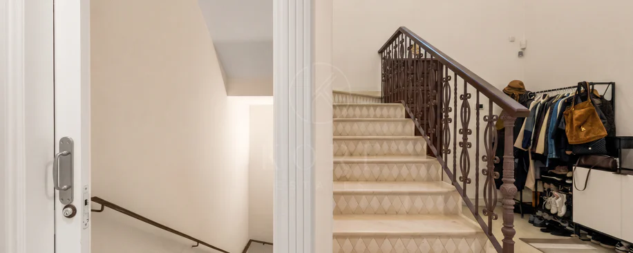 Elegant Villa For Sale in Nueva Andalucia, Marbella