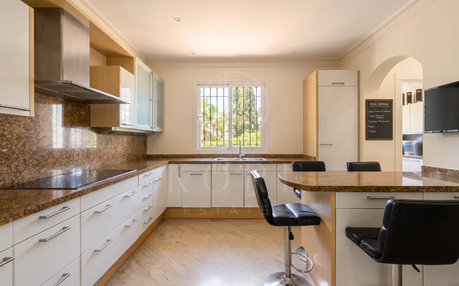 Elegante Villa En Venta en Nueva Andalucia, Marbella