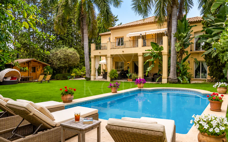 Elegante Villa En Venta en Nueva Andalucia, Marbella