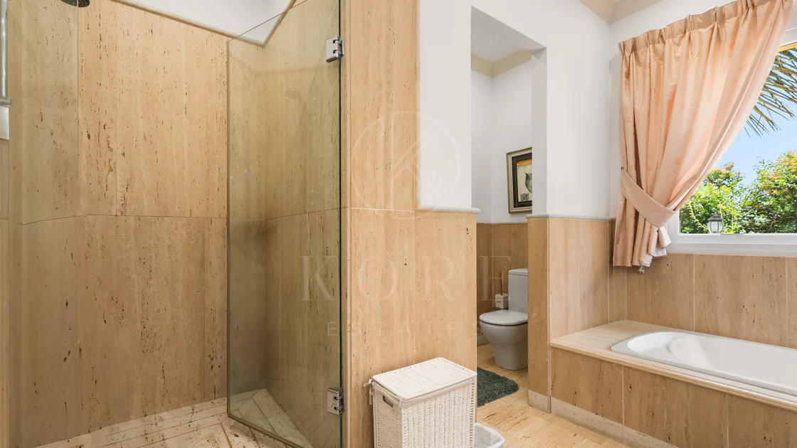 Elegant Villa For Sale in Nueva Andalucia, Marbella