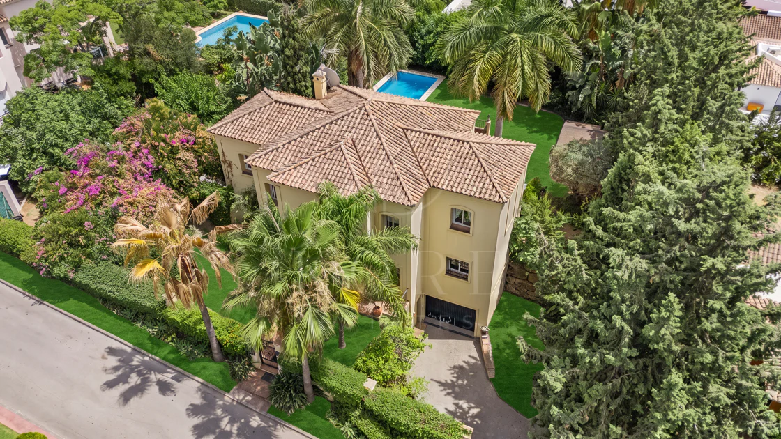 Elegant Villa For Sale in Nueva Andalucia, Marbella