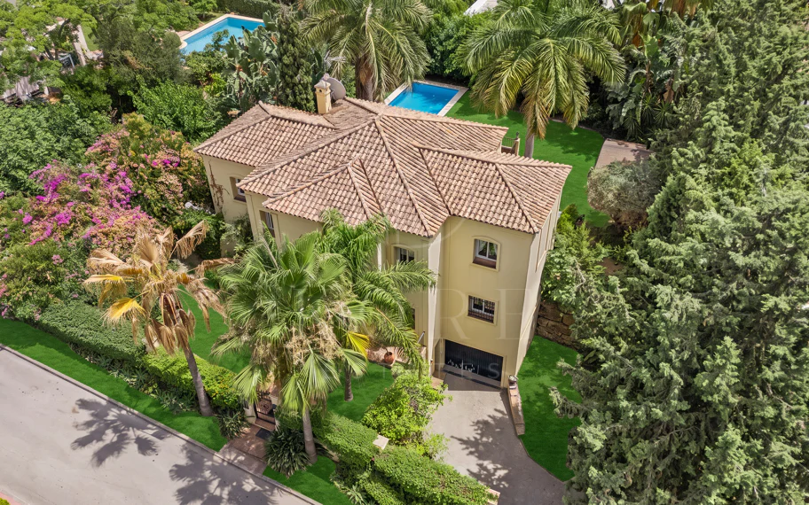 Elegante Villa En Venta en Nueva Andalucia, Marbella