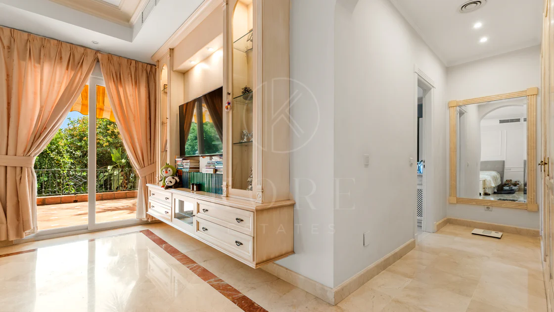 Elegant Villa For Sale in Nueva Andalucia, Marbella