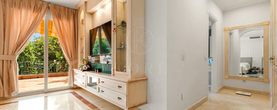 Elegant Villa For Sale in Nueva Andalucia, Marbella