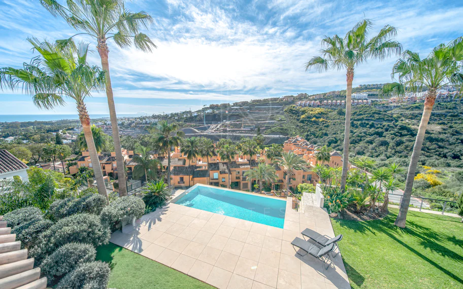 Villa con vistas al mar en La Alquería, Benahavís