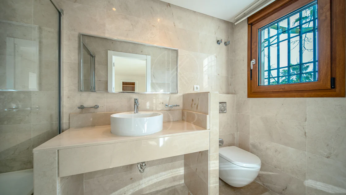 Villa con vistas al mar en La Alquería, Benahavís