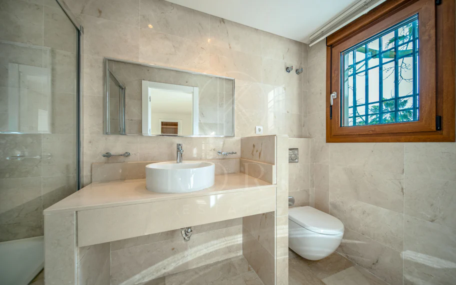 Villa con vistas al mar en La Alquería, Benahavís