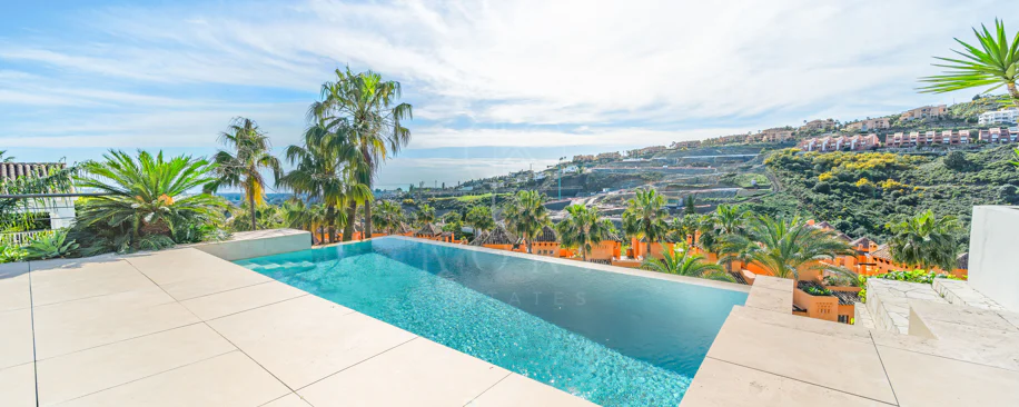 Villa con vistas al mar en La Alquería, Benahavís