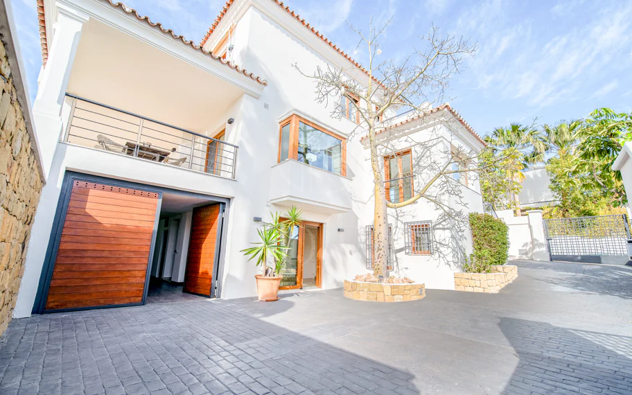 Villa con vistas al mar en La Alquería, Benahavís