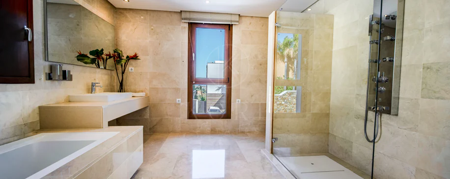 Villa con vistas al mar en La Alquería, Benahavís