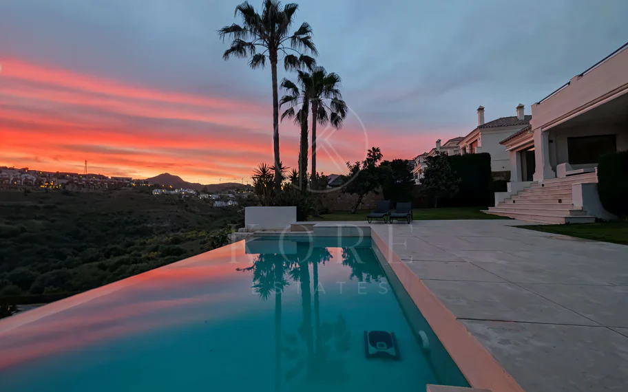 Villa con vistas al mar en La Alquería, Benahavís