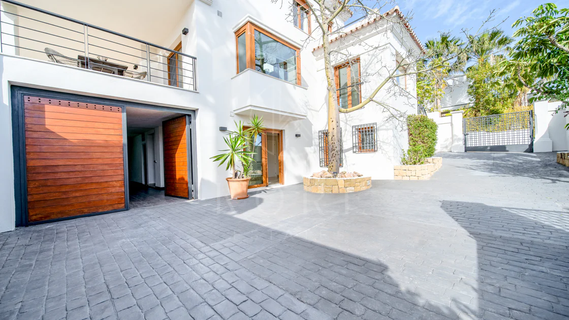 Villa con vistas al mar en La Alquería, Benahavís