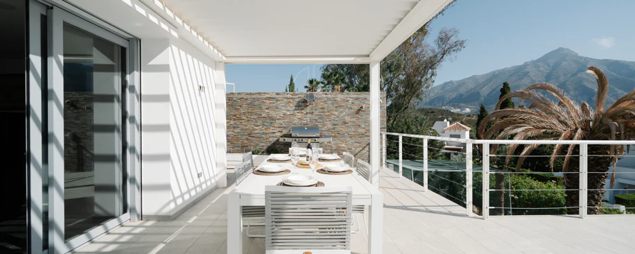 Exclusive Villa in Nueva Andalucía with Panoramic Views