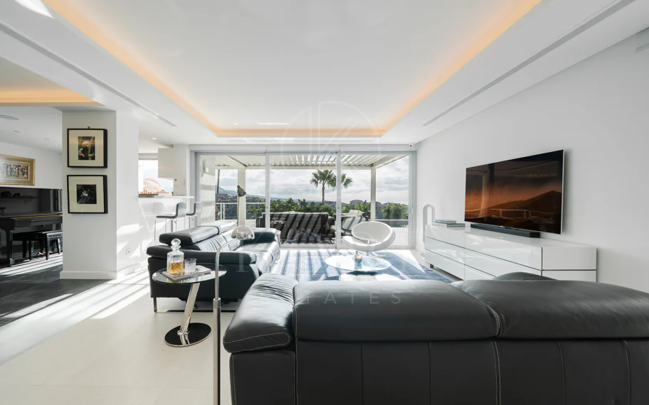 Exclusiva villa en Nueva Andalucía con vistas panorámicas