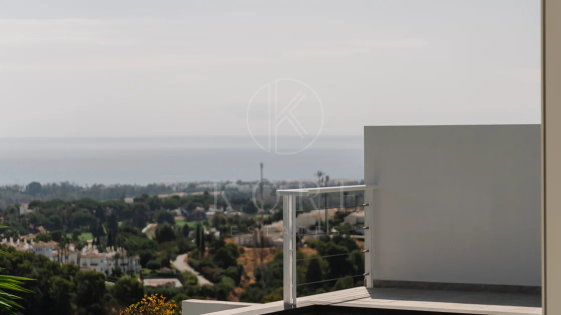 Exclusive Villa in Nueva Andalucía with Panoramic Views
