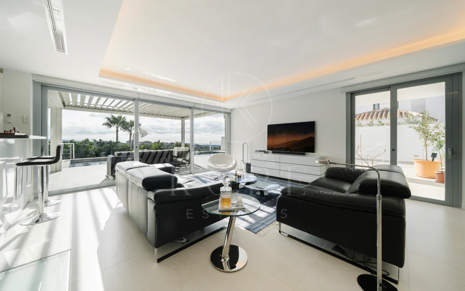 Exclusiva villa en Nueva Andalucía con vistas panorámicas