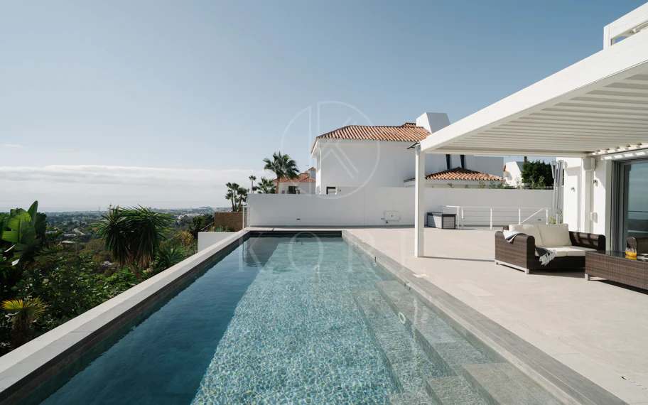 Exclusiva villa en Nueva Andalucía con vistas panorámicas