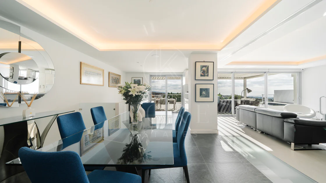 Exclusive Villa in Nueva Andalucía with Panoramic Views